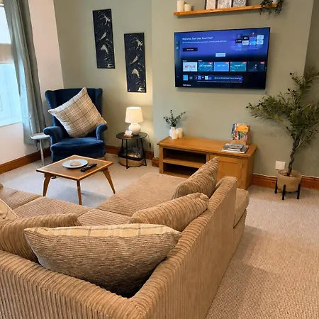 Solway Retreat, Cosy 2 Bed Flat, Sleeps 4 - M6 Jct45, A75, Gretna & Carlisle * Longtown (Cumbria)