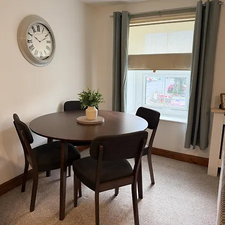 Solway Retreat, Cosy 2 Bed Flat, Sleeps 4 - M6 Jct45, A75, Gretna & Carlisle * Longtown (Cumbria)
