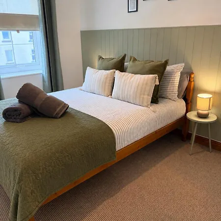 Solway Retreat, Cosy 2 Bed Flat, Sleeps 4 - M6 Jct45, A75, Gretna & Carlisle *