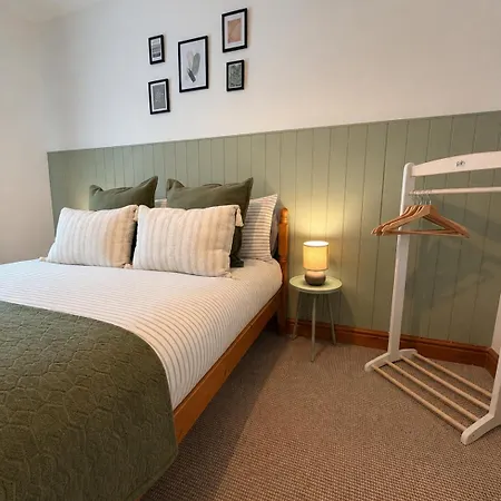 Solway Retreat, Cosy 2 Bed Flat, Sleeps 4 - M6 Jct45, A75, Gretna & Carlisle * Longtown (Cumbria)