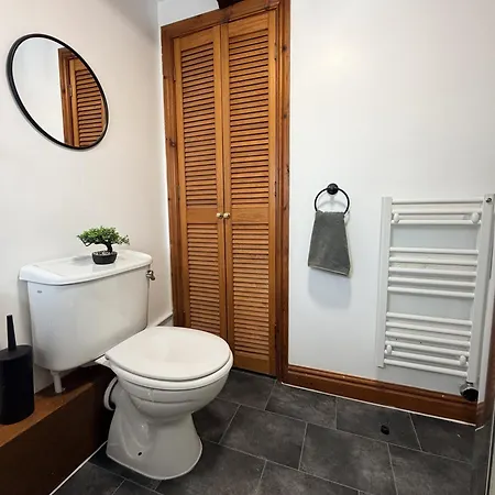 Solway Retreat, Cosy 2 Bed Flat, Sleeps 4 - M6 Jct45, A75, Gretna & Carlisle *