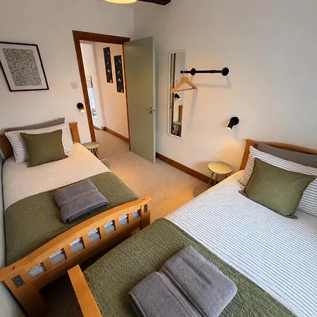 Solway Retreat, Cosy 2 Bed Flat, Sleeps 4 - M6 Jct45, A75, Gretna & Carlisle